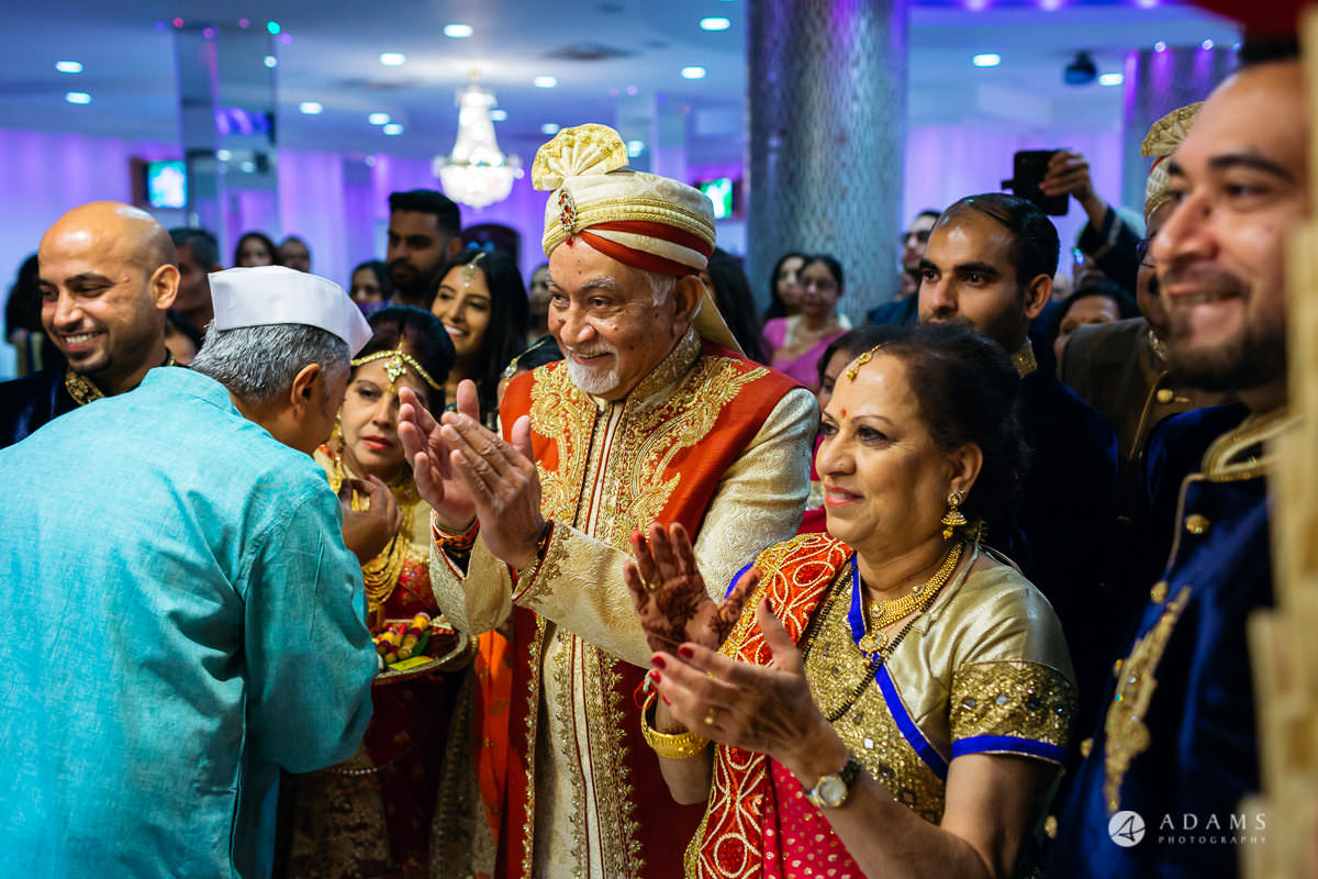 Hindu Wedding Premier Banqueting London Photos | Devina & Aakash 11