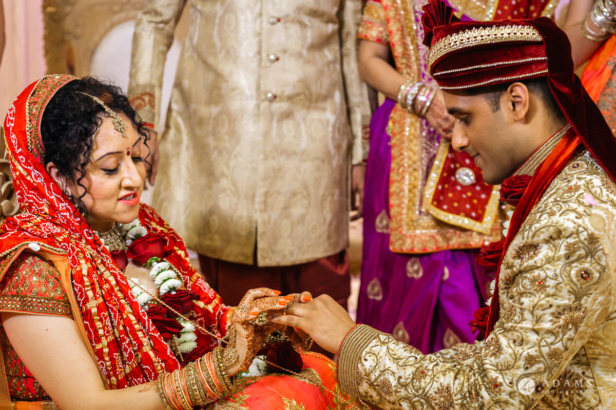 Hindu Wedding Premier Banqueting London Photos | Devina & Aakash 27