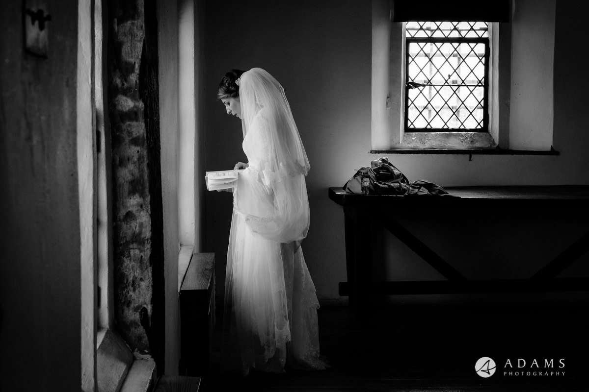 hatfield house wedding jewish bride having a prayer