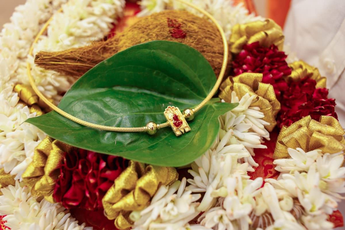 Tamil wedding photographer Gold Chain Thali