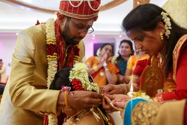 Tamil Hindu Ceremony Groom Puts Chain Thali On Bride
