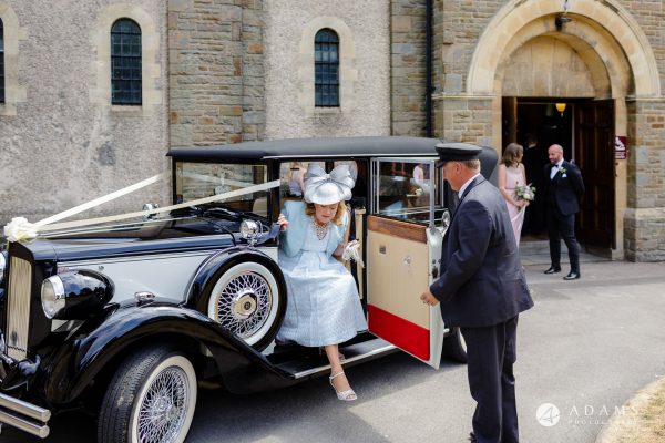 st donats castle wedding brides mother getting of the car