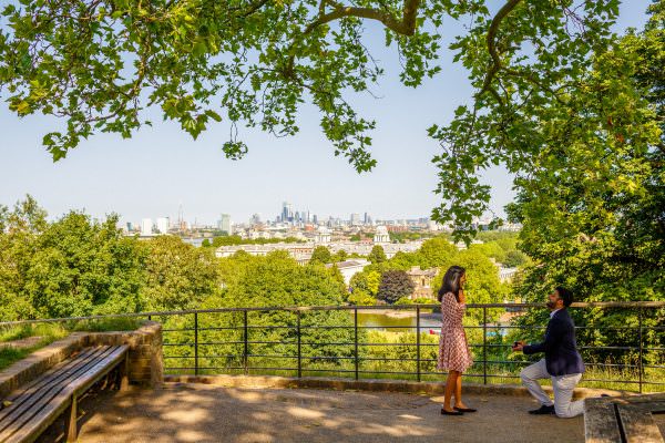 Engagement Proposal inGreenwich Park with a view of London
