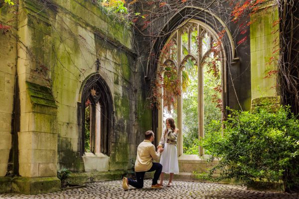 Marriage proposal at St Dunstan in the East in London